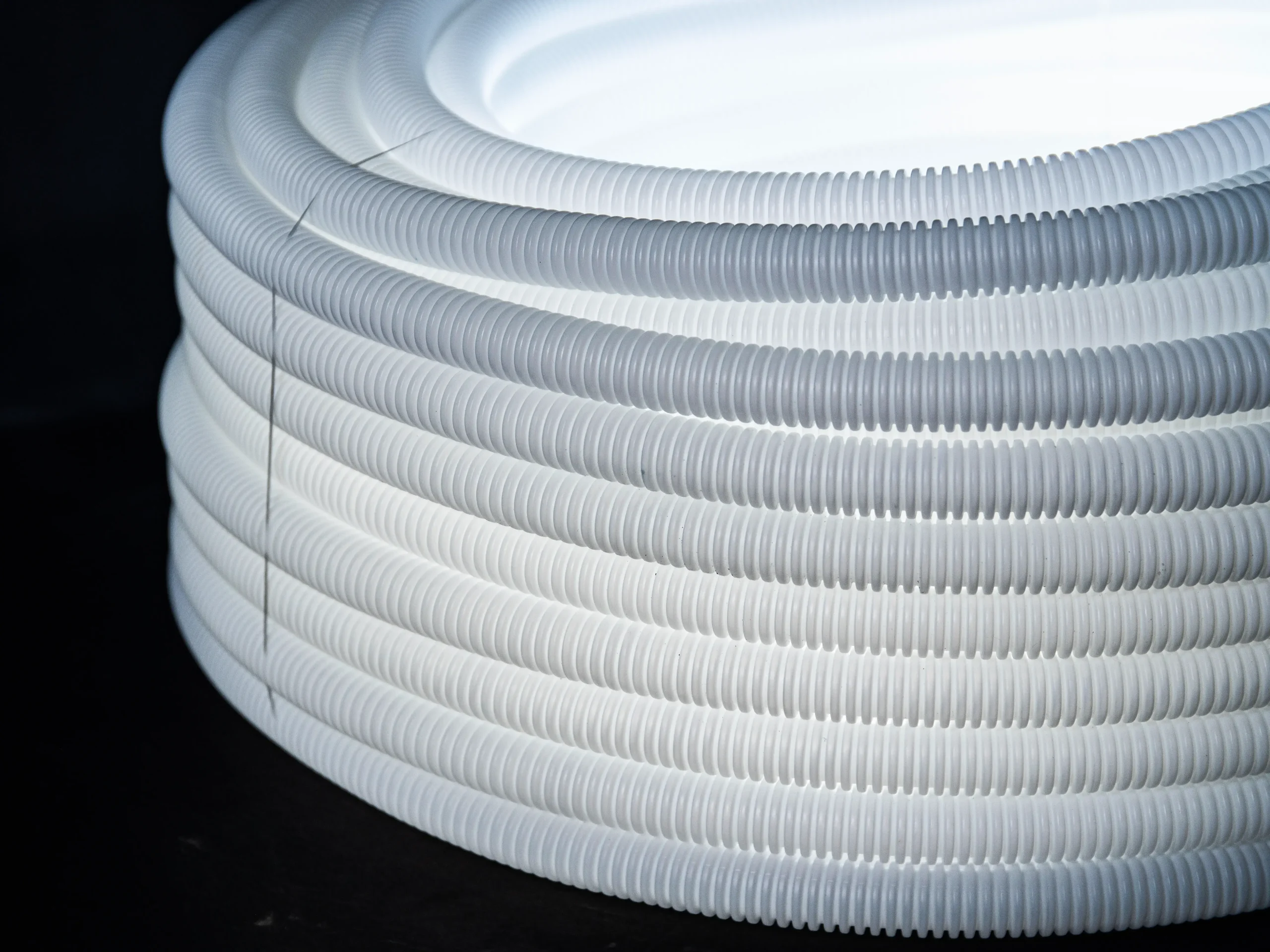 MILLIARD Flexible Hose white detail 1